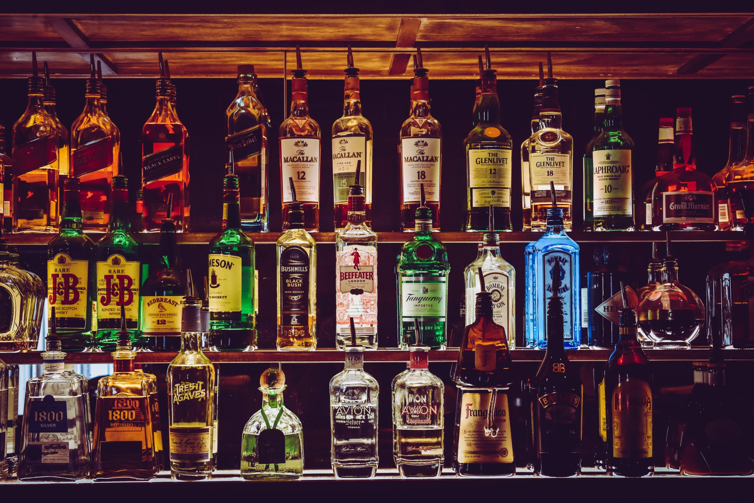 Descubre los ingredientes del Tanqueray sin alcohol | Guía completa